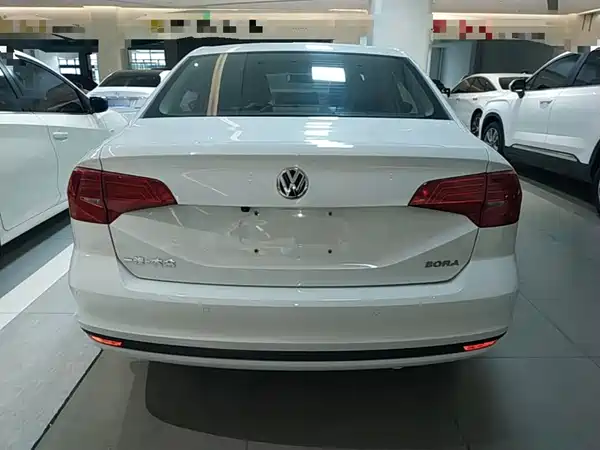 Volkswagen Bora 2021