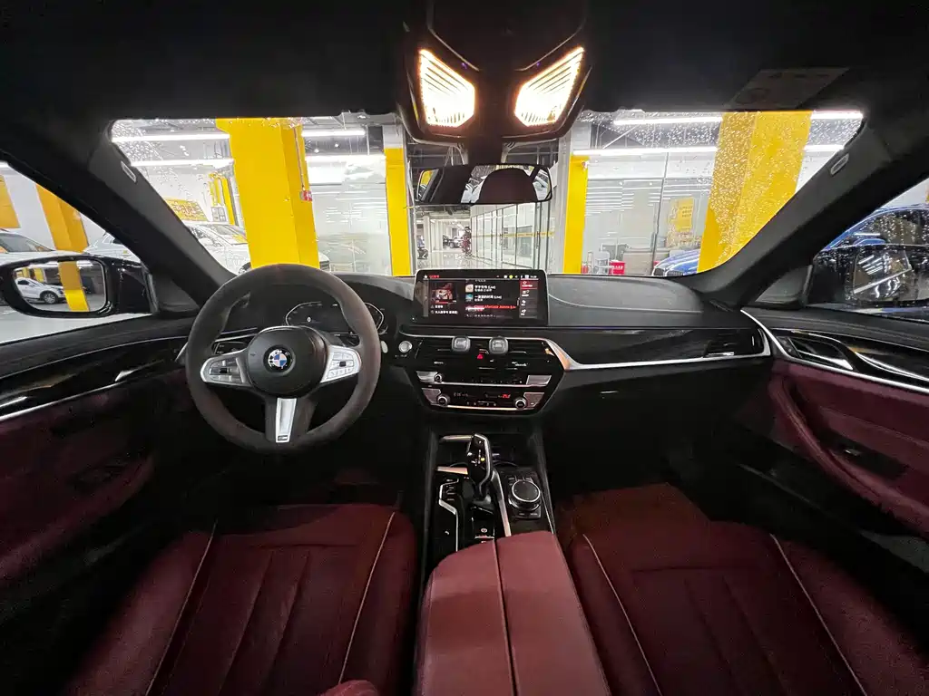 BMW 5 Series 2023 — фото 11