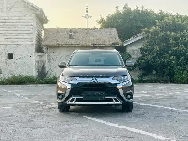 Mitsubishi Outlander 2020