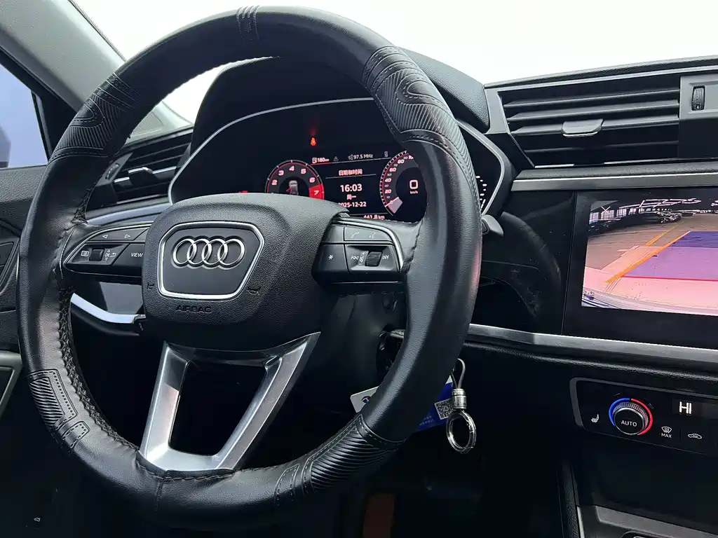 Audi Q3 2022 — фото 13