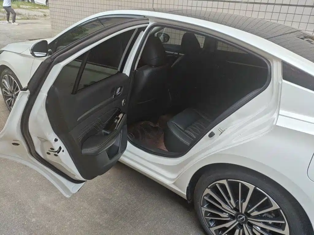 Nissan Teana 2024