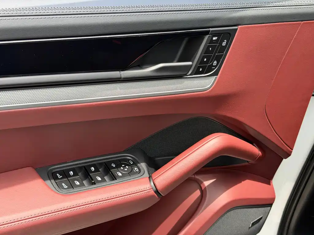 Porsche Cayenne 2024 — фото 17