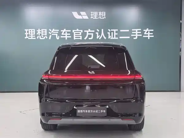 Li Auto L8 2025