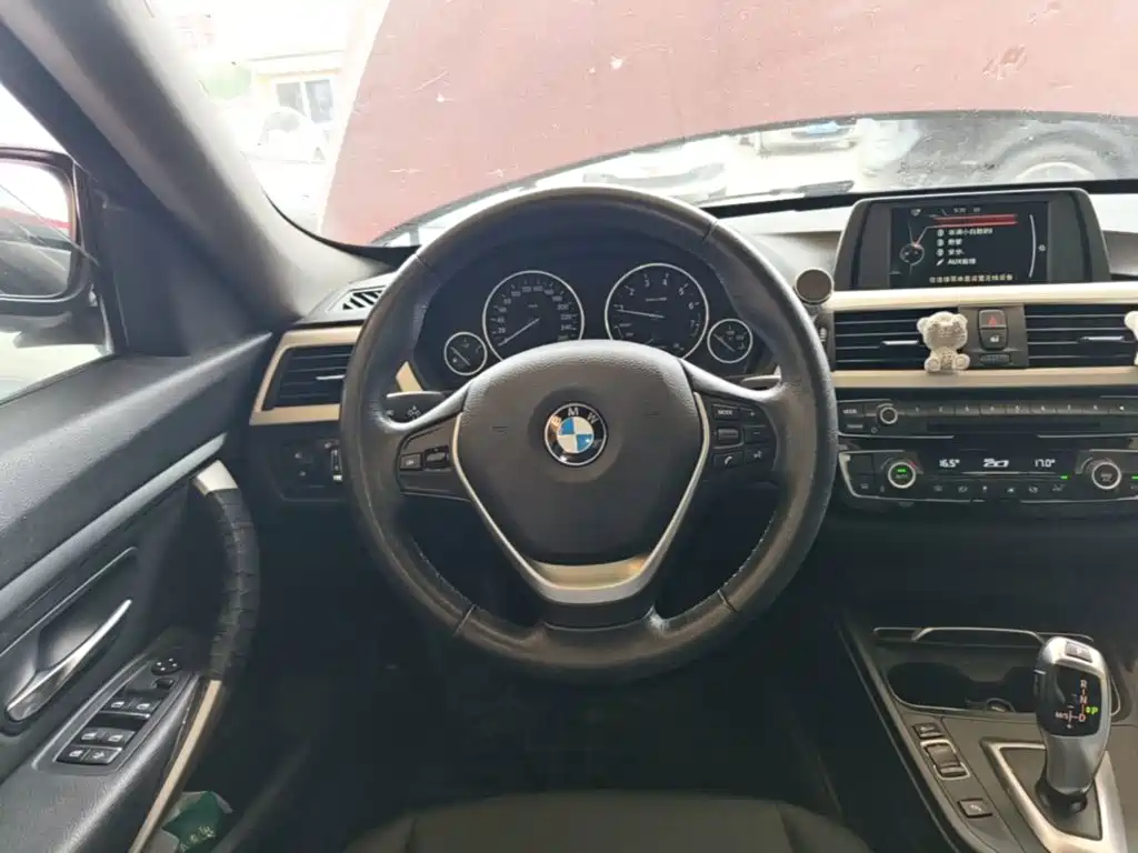 BMW 3 Series GT 2017 — фото 11