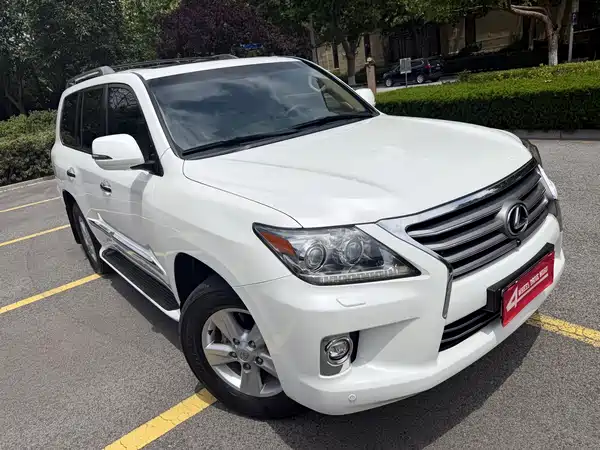 Lexus LX 2015