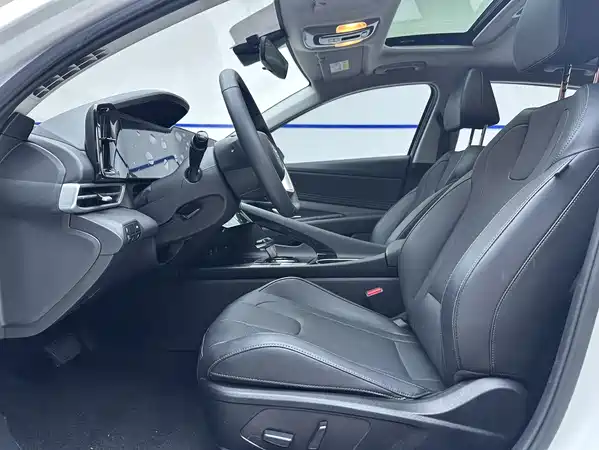 Hyundai Elantra 2023