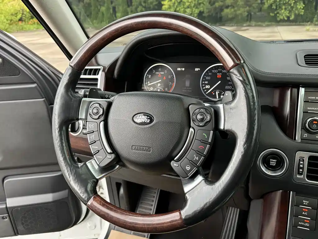 Land Rover Range Rover 2012 — фото 23