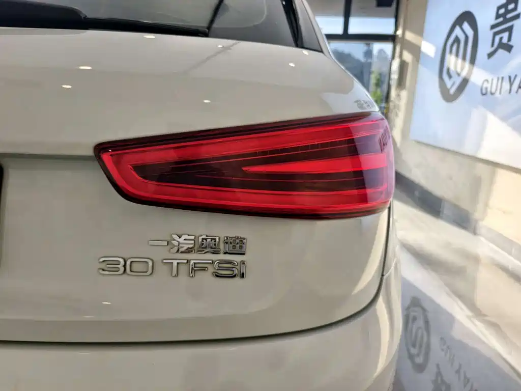 Audi Q3 2014 — фото 18
