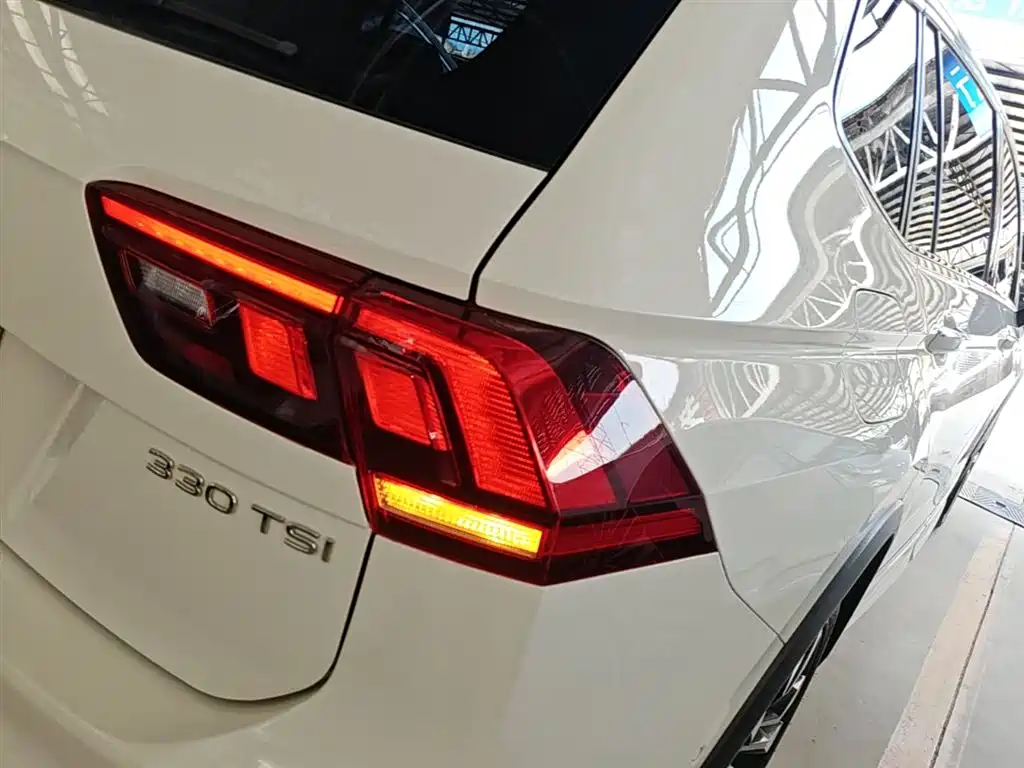 Volkswagen Tiguan L 2021 — фото 8