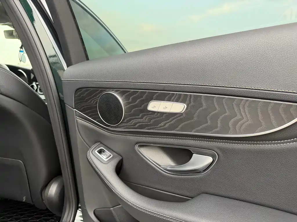 Mercedes-Benz C-Class 2020 — фото 11