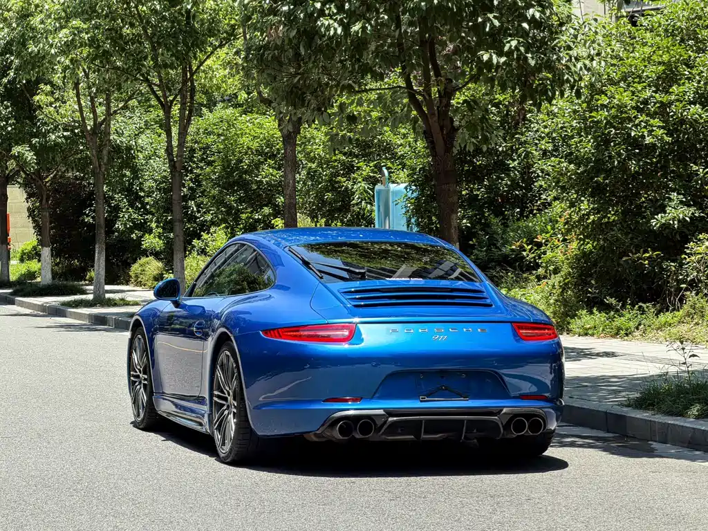 Porsche 911 2016 — фото 11