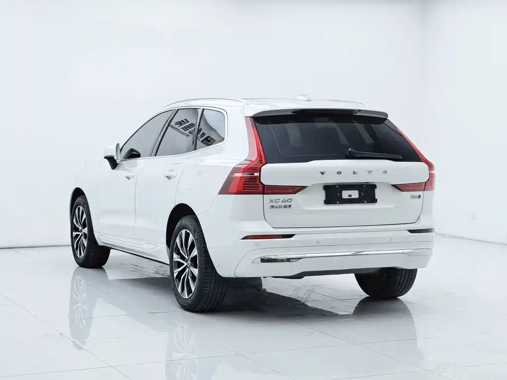 Volvo XC60 2024 — фото 32