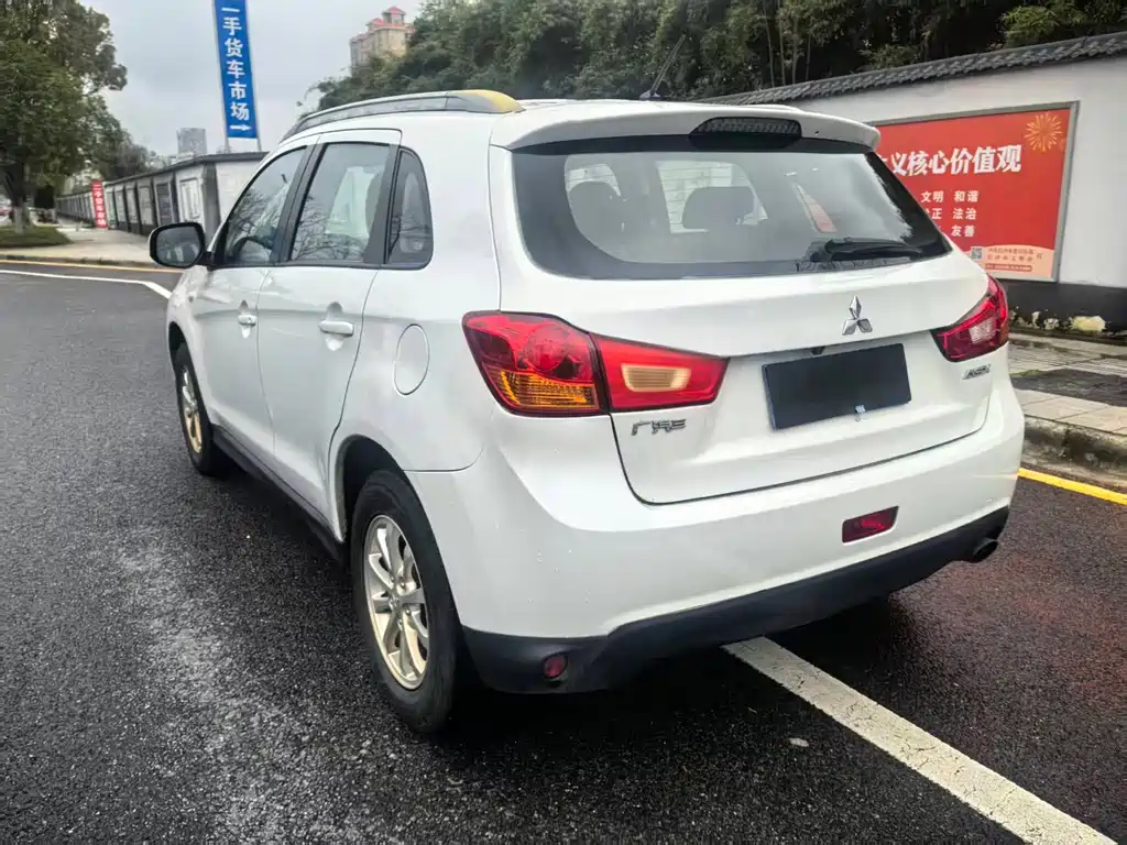 Mitsubishi ASX 2015 — фото 8