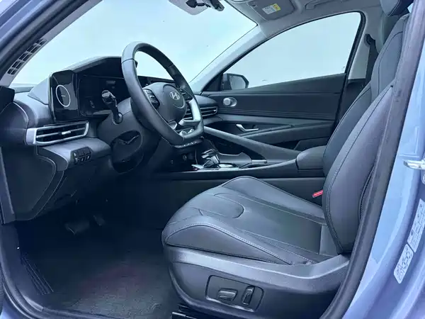 Hyundai Elantra 2023