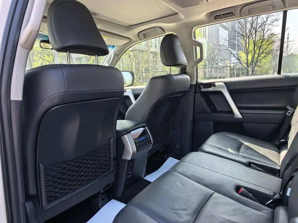 Toyota Prado 2019 — фото 10