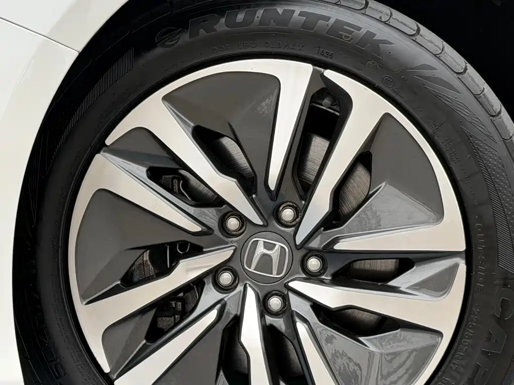 Honda Accord 2020 — фото 8