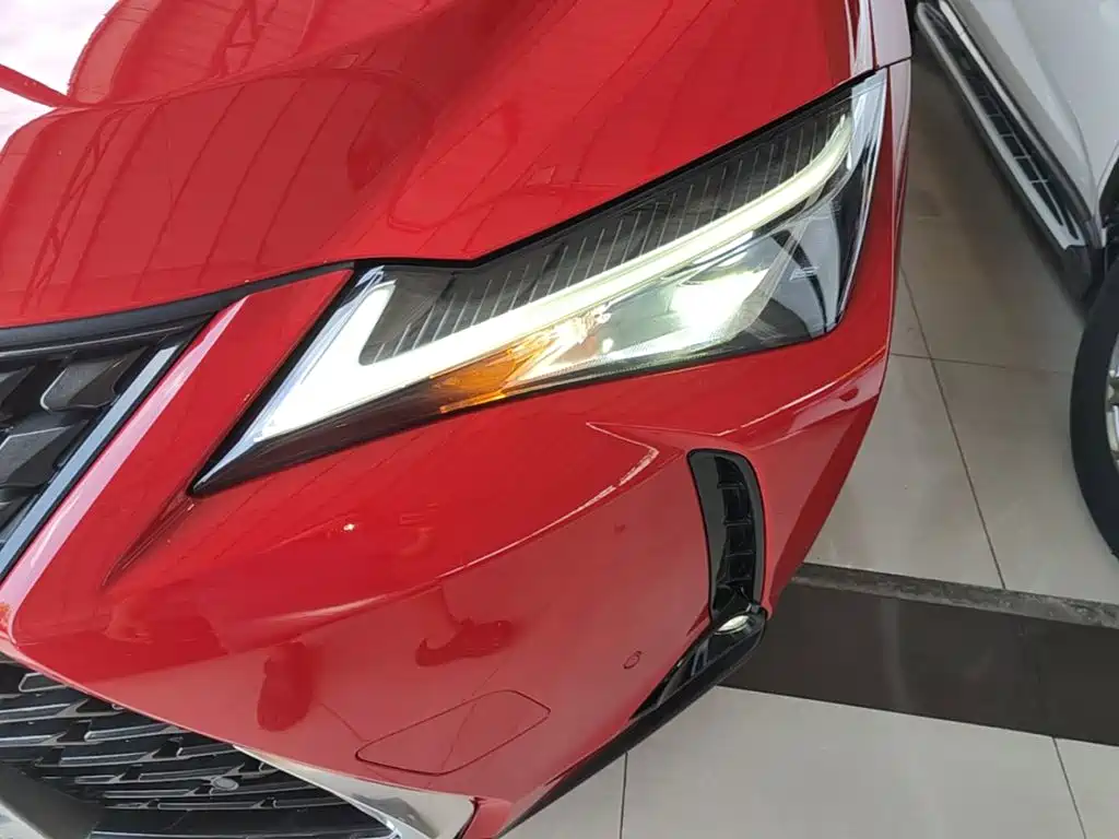 Lexus UX 2020 — фото 24