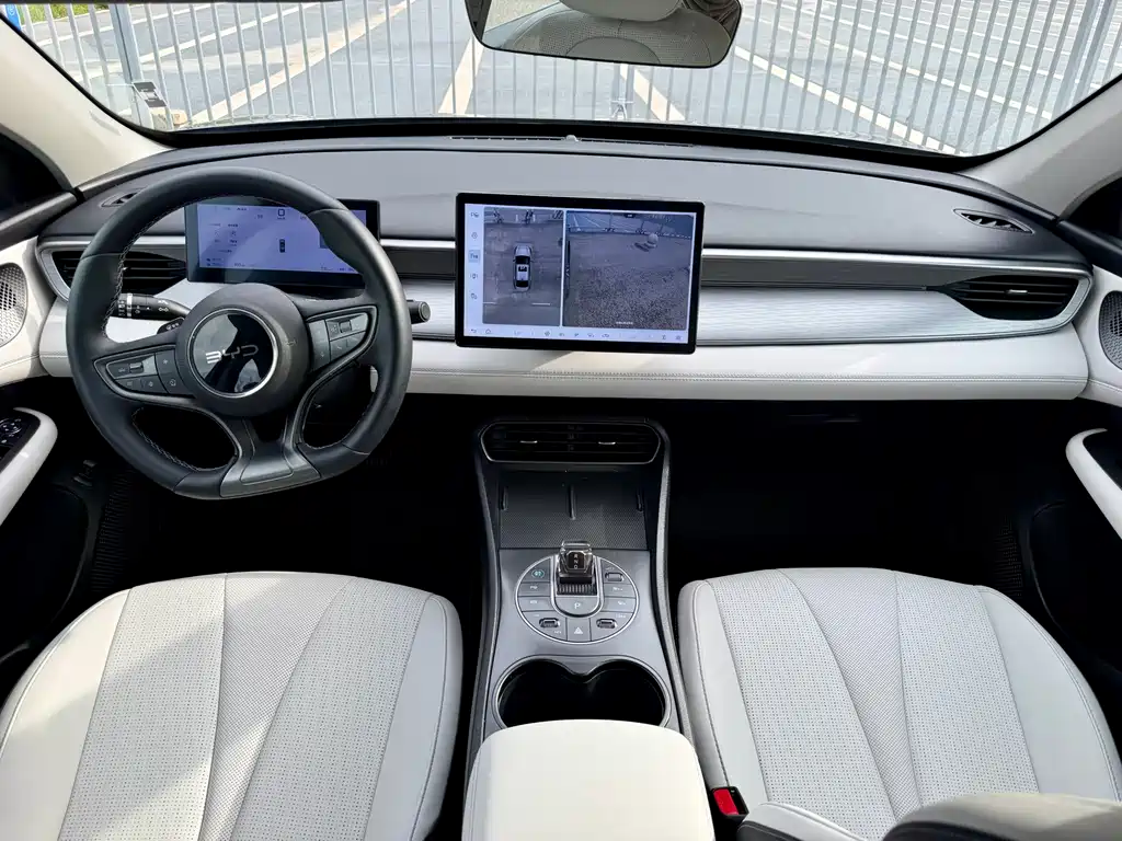 BYD Seal 05 DM-i 2025 — фото 9