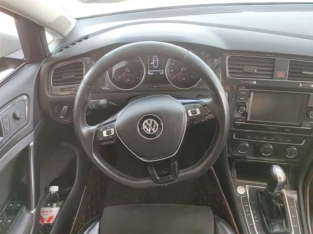 Volkswagen Golf 2018 — фото 11