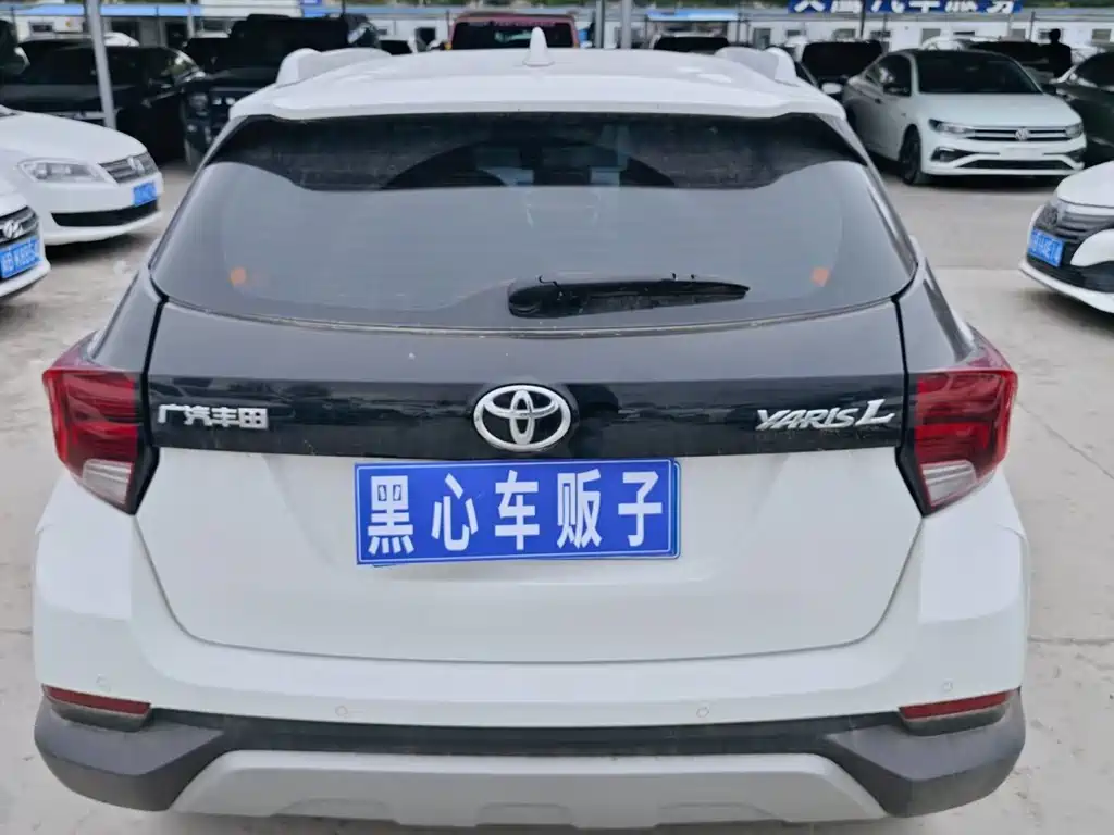 Toyota Yaris L 2020 — фото 8