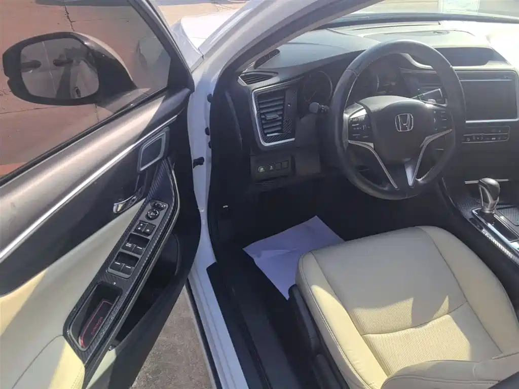 Honda Spirior 2016 — фото 16