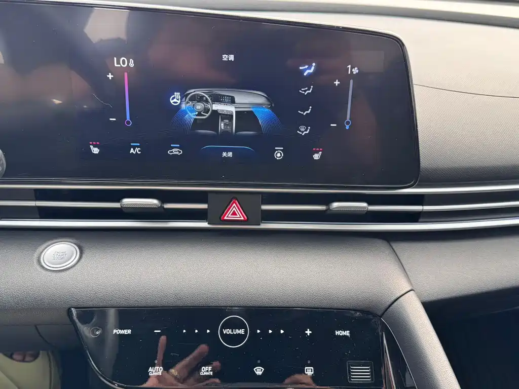 Hyundai Elantra 2022 — фото 20