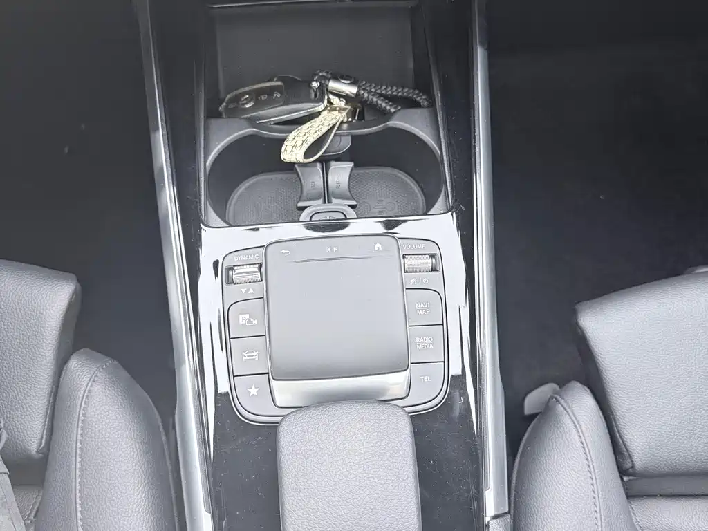 Mercedes-Benz GLB 2022 — фото 10