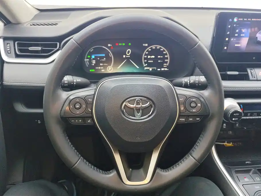 Toyota RAV4 2023 — фото 15