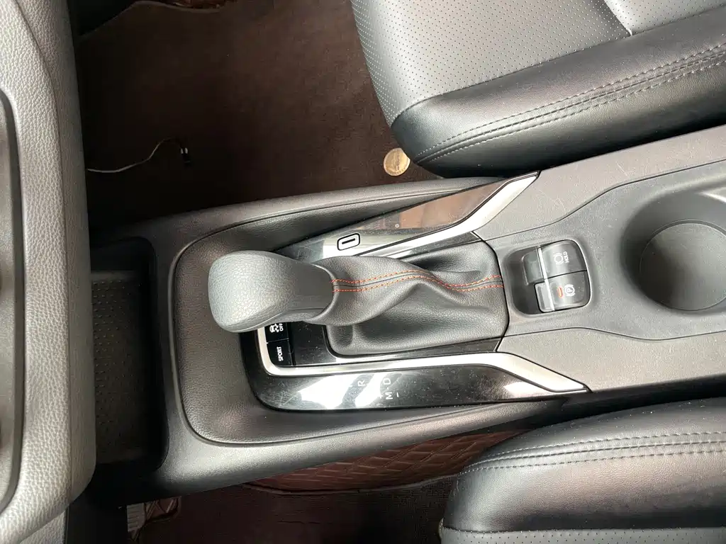Toyota Corolla 2023 — фото 12