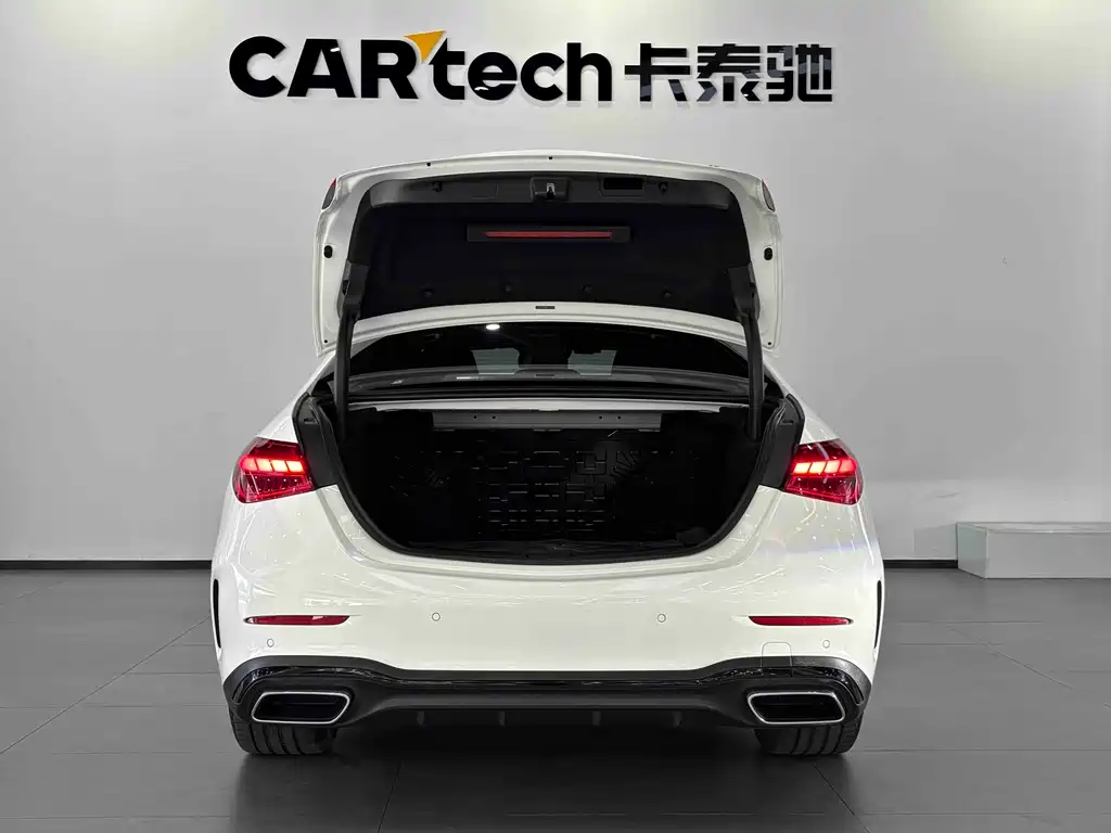 Mercedes-Benz C-Class 2024