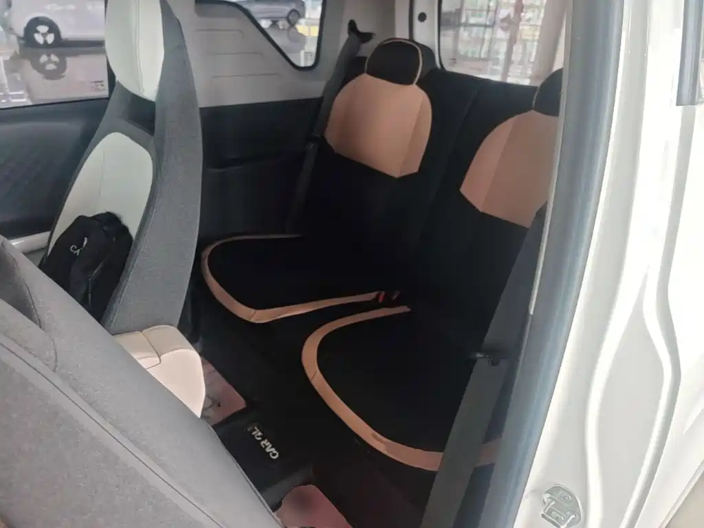 Geely Galaxy Panda 2025 — фото 17