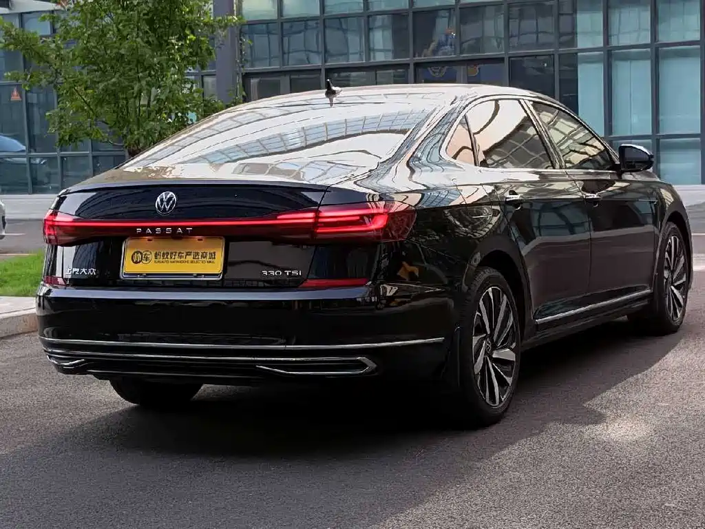 Volkswagen Passat 2022 — фото 10