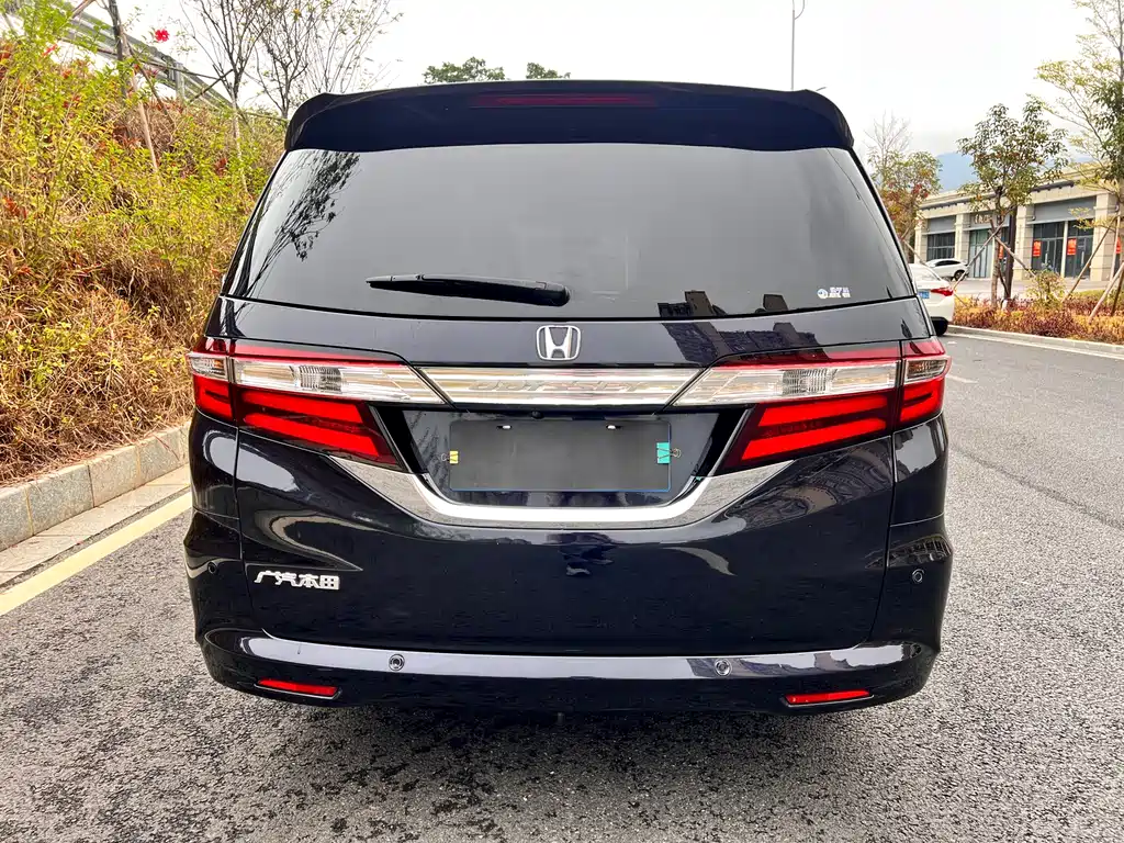 Honda Odyssey 2017 — фото 6