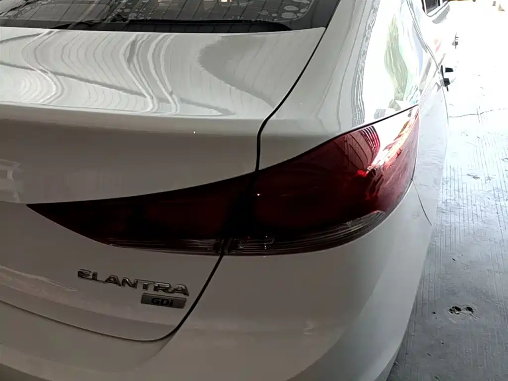 Hyundai Elantra 2019 — фото 8