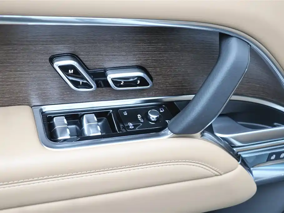 Land Rover Range Rover 2025 — фото 12