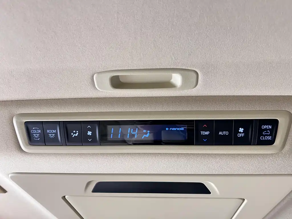Toyota Vellfire 2022 — фото 33