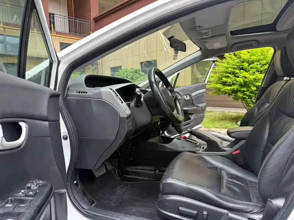 Honda Civic 2014 — фото 7