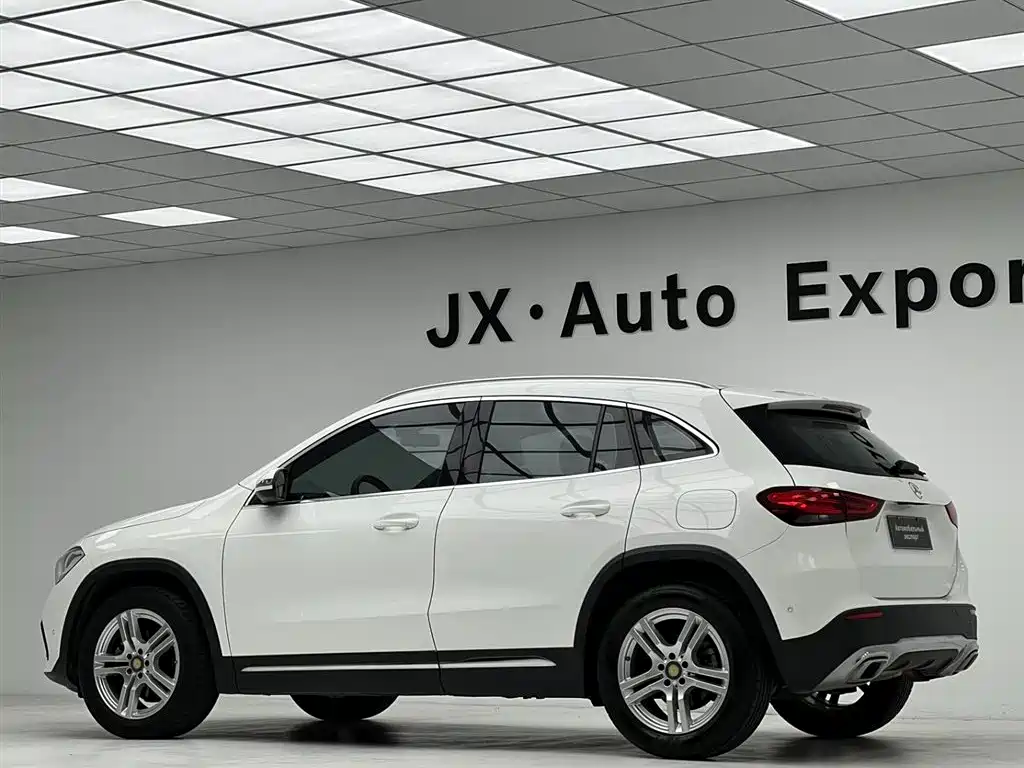 Mercedes-Benz GLA 2020