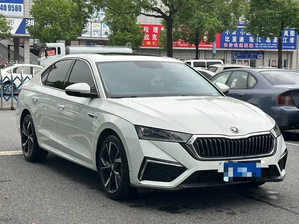 Skoda Octavia 2024 — фото 3