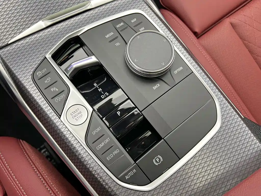 BMW 3 Series 2026 — фото 17