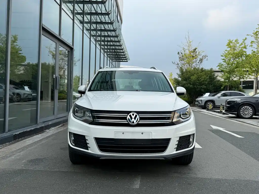 Volkswagen Tiguan 2015 — фото 2