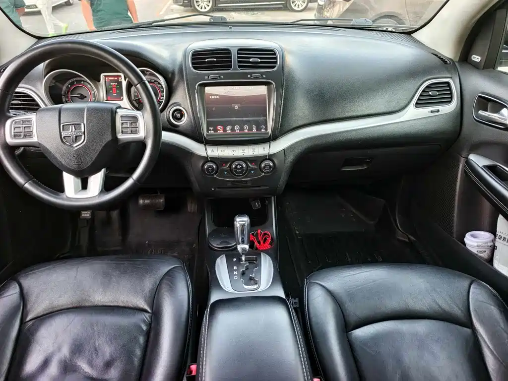 Dodge Journey 2014 — фото 12