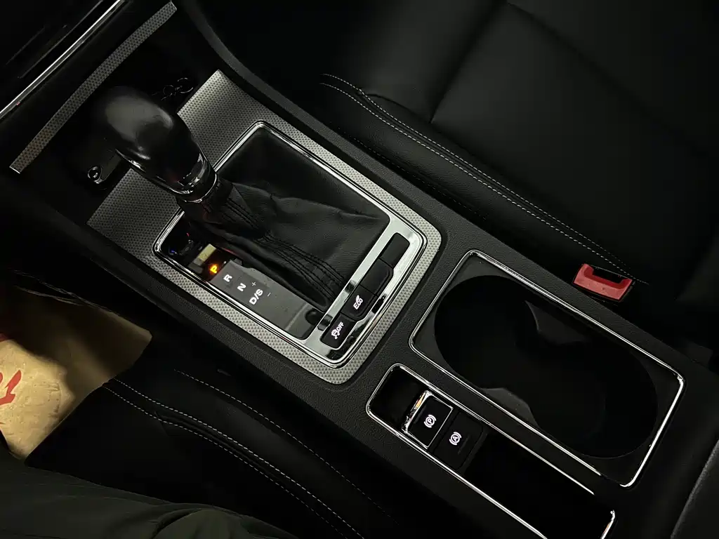 Roewe i6 Classic 2018 — фото 11