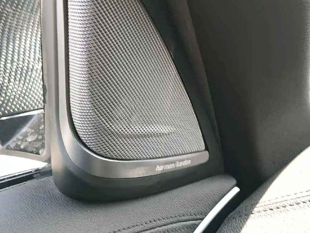BMW 5 Series 2019 — фото 15