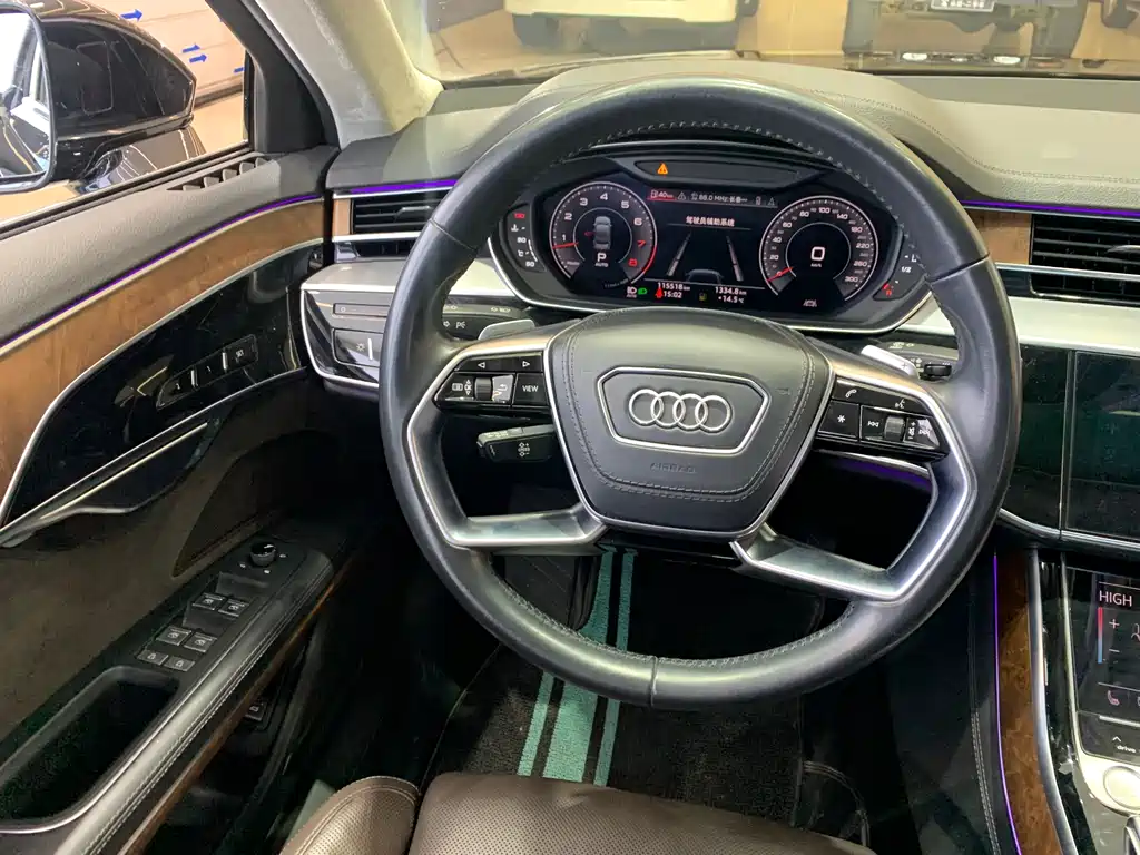 Audi A8 2020 — фото 12