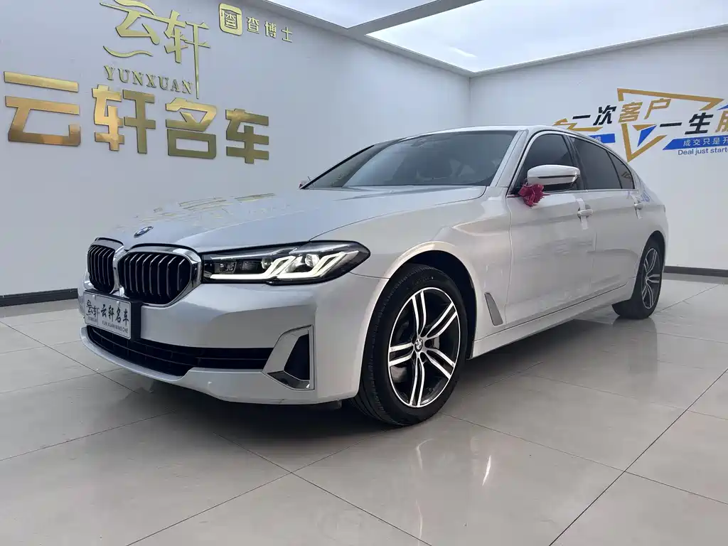 BMW 5 Series 2021 — фото 1