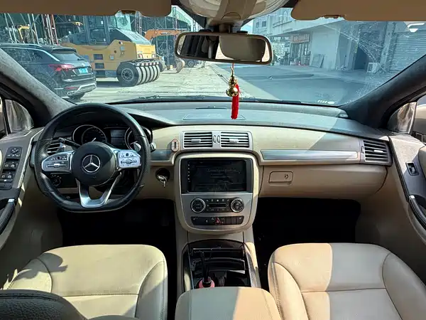 Mercedes-Benz R-Class 2011