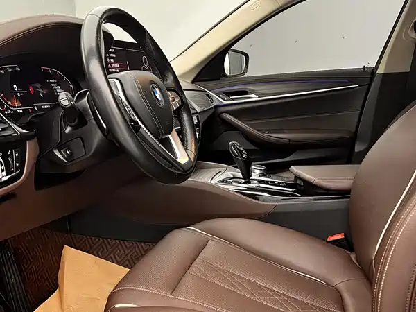 BMW 5 Series 2022