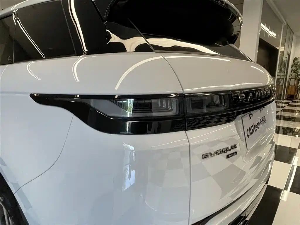 Land Rover Evoque 2023 — фото 11