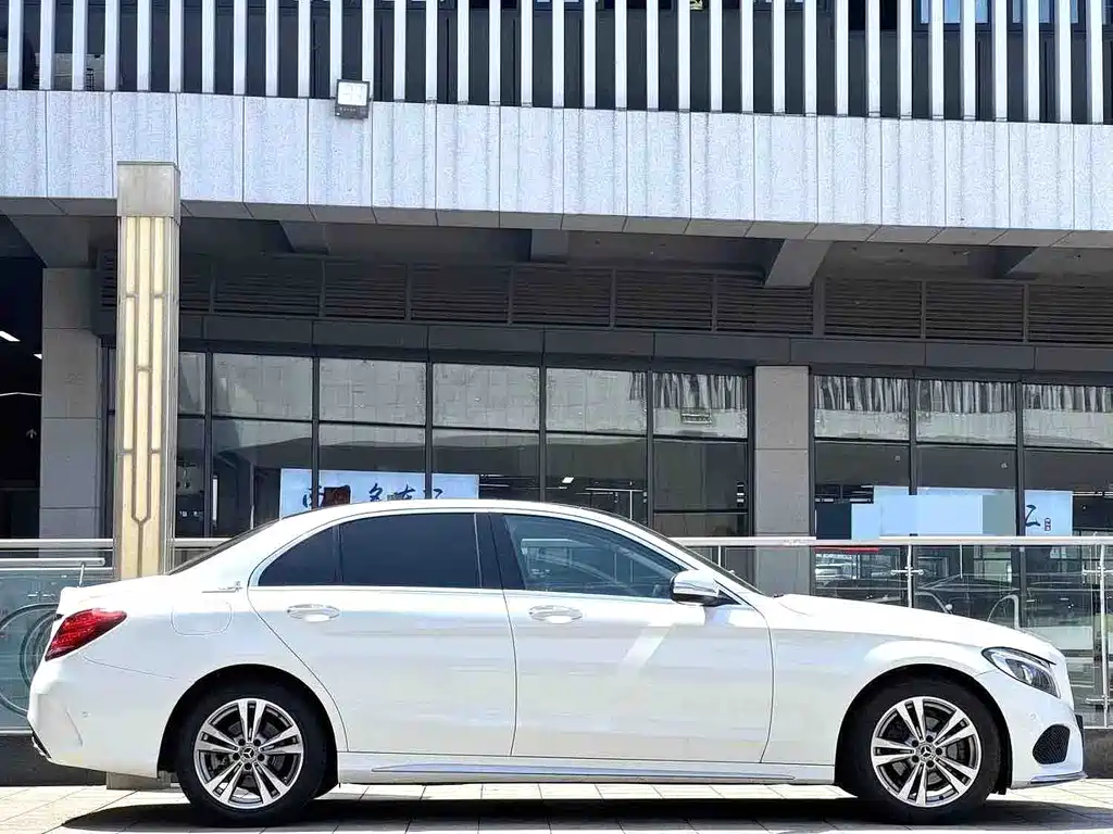 Mercedes-Benz C-Class 2018